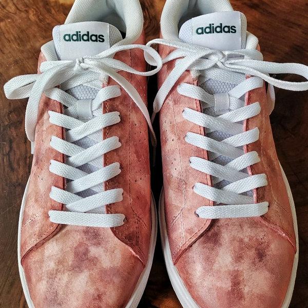 Sneakers patinées à la main, rose marbré